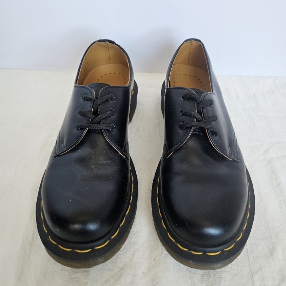 Dr. Martens Black Leather Oxfords Timeless Style
